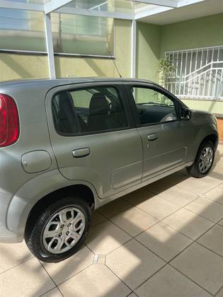 FIAT UNO 1.0 EVO VIVACE 8V FLEX 4P MANUAL FIAT UNO 1.0 EVO VIVACE 8V FLEX 4P MANUAL